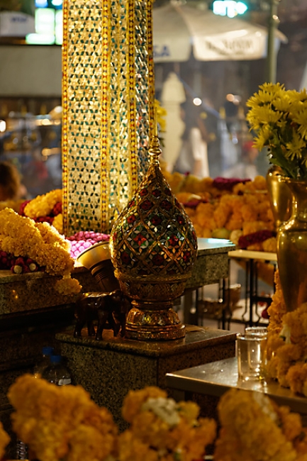 Bangkok la nuit, loy krathong-047